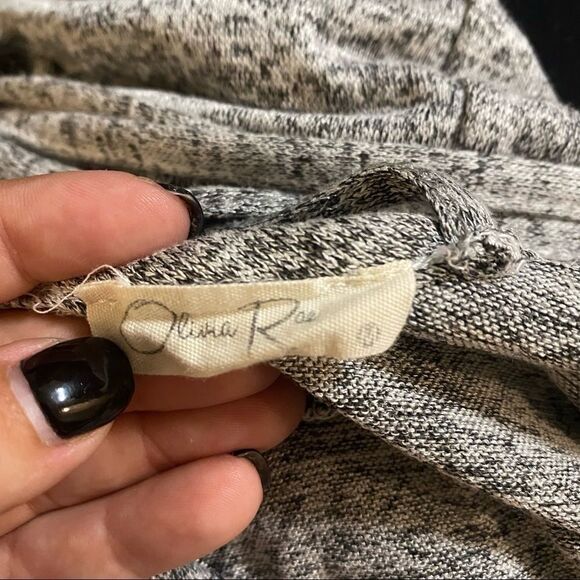 Olivia Rae grey flared tunic with criss cross open back sized medium - Picture 5 of 8